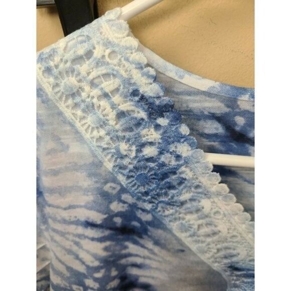 One World Womens Top Large Blue Red Tie Dye Lace Accent Short Sleeve Americana - Picture 5 of 8